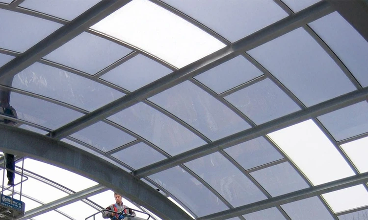 UV-Protected Polycarbonate Camouflage Oirschot